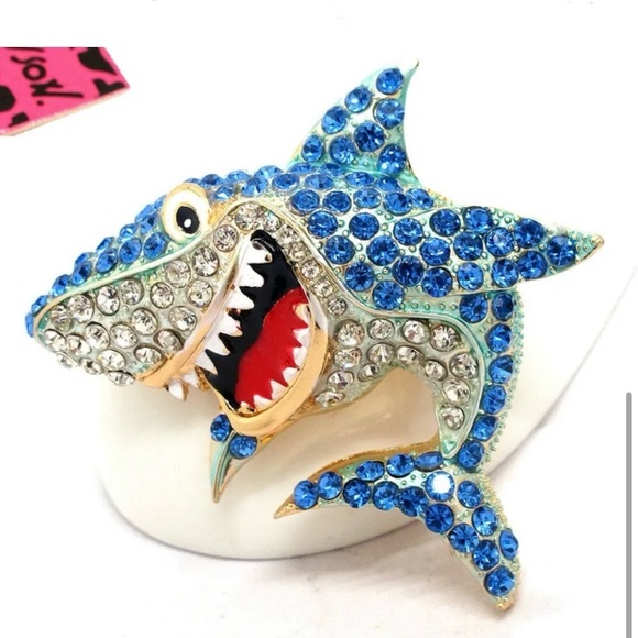 BETSEY JOHNSON SHARK PIN AND PENDANT - Picture 2 of 5